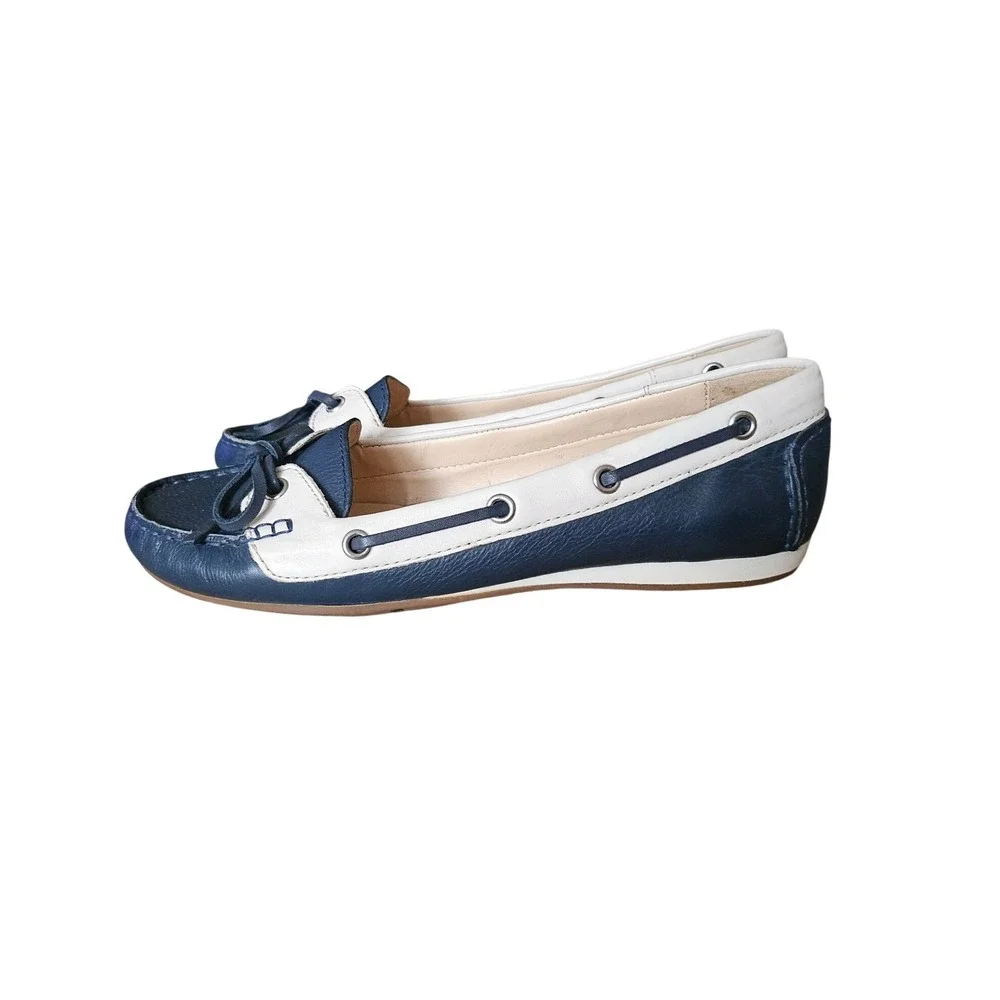 Cole Haan Boat Shoes 8B Navy Cream Leather Moc Toe Loafers Preppy Nautical